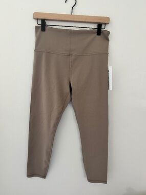 Athleta Ultra High Rise Elation 7/8 Legging NWT Size Medium